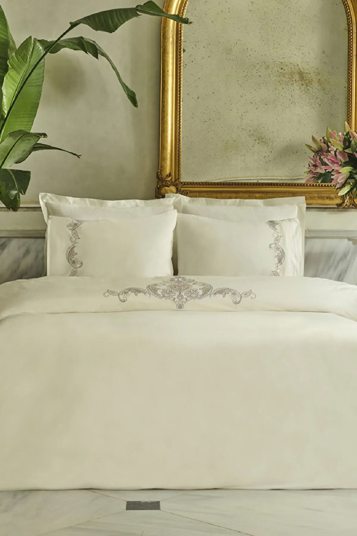 Karaca Home Alessa Nakışlı %100 Pamuk Çift Kişilik Nevresim Takımı Beyaz