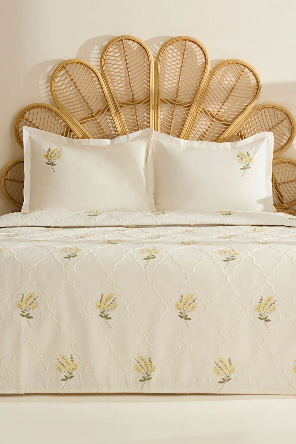 Karaca Home Shaela Çiçek Nakışlı Çift Kişilik Pike/Yatak Örtüsü Takımı Sarı