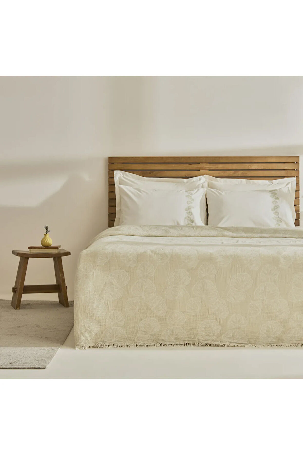 Karaca Home Ginkgo Leaf Müslin Nakışlı Çift Kişilik Pike Takımı Adaçayı