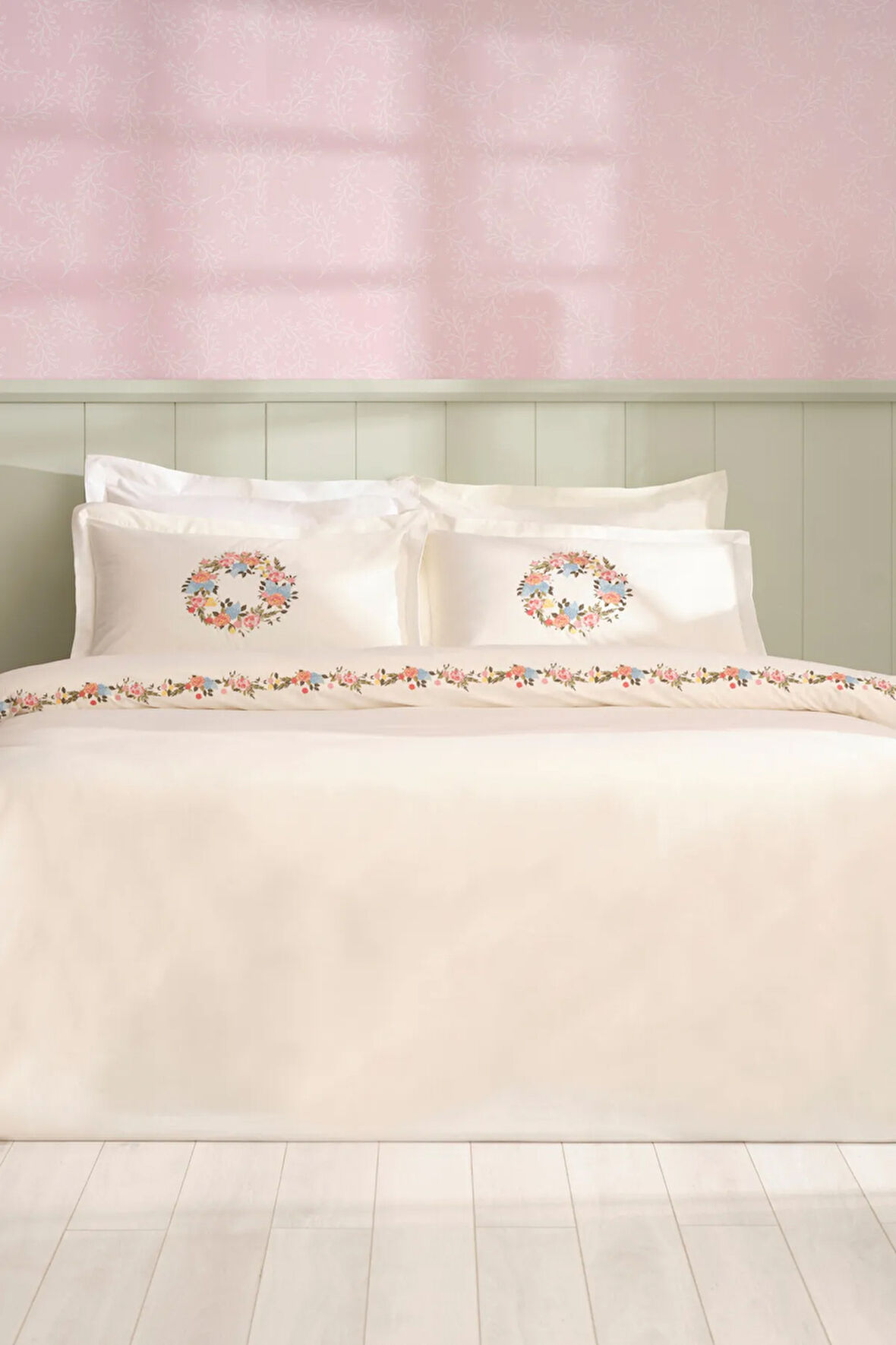 Karaca Home Merlin Nakışlı %100 Pamuk Çift Kişilik Nevresim Takımı Beyaz