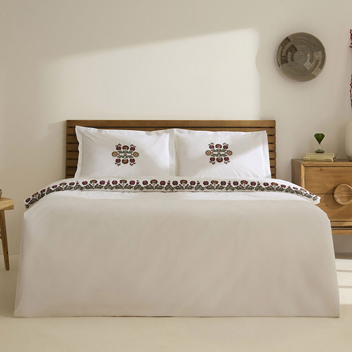 Karaca Home Nubea Nakışlı Çift Kişilik Nevresim Takımı Beyaz