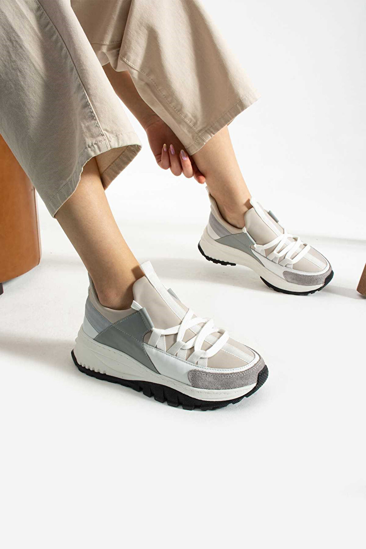 Bestello Bağcıklı Streç Detaylı Termo Taban Sneaker 331-22630-09 Kadın Ayakkabı