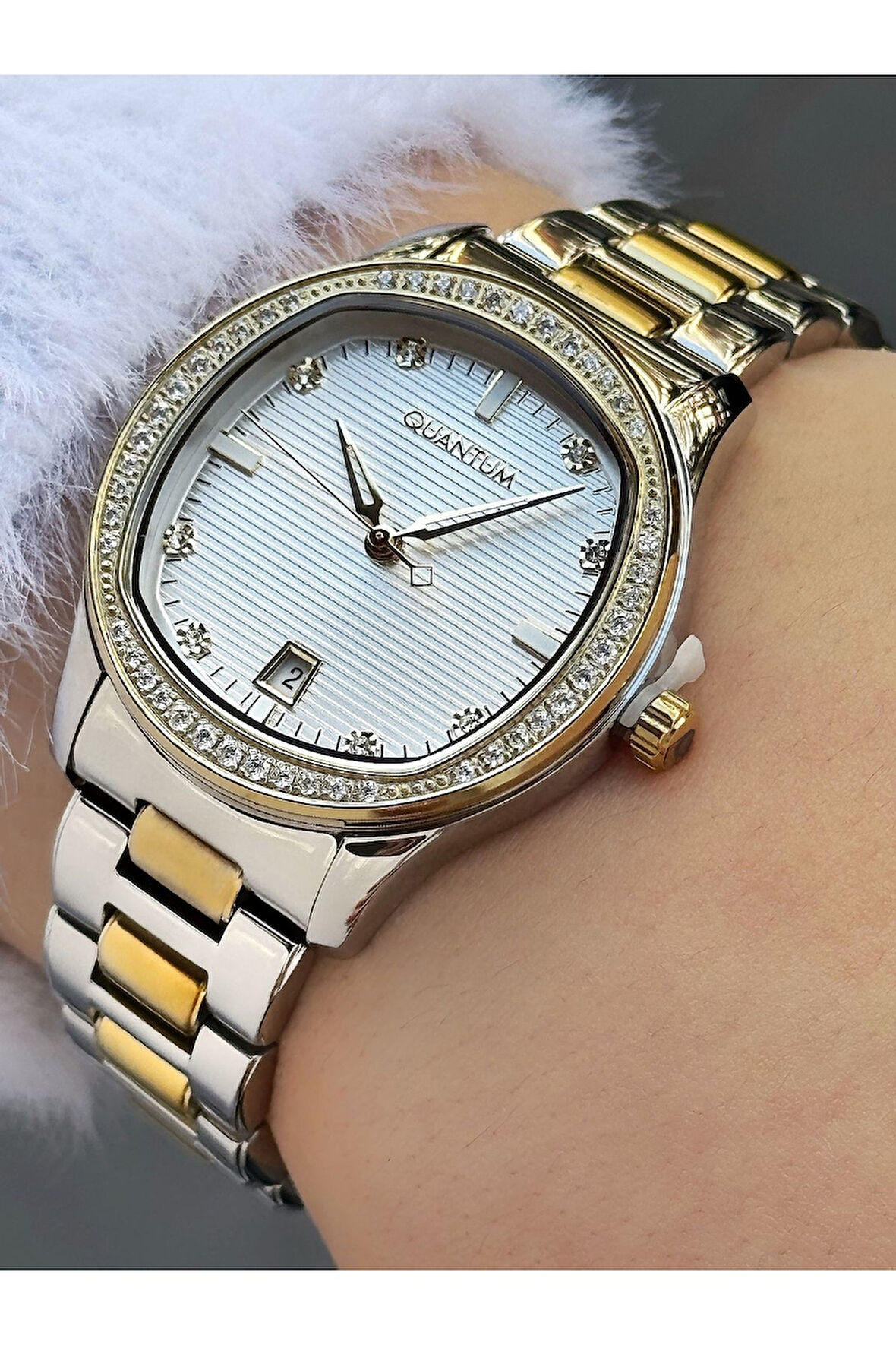 Özel Tasarım Gümüş-Altın Renk 5 ATM Su Geçirmez Çelik Kordon Kadın Kol Saati