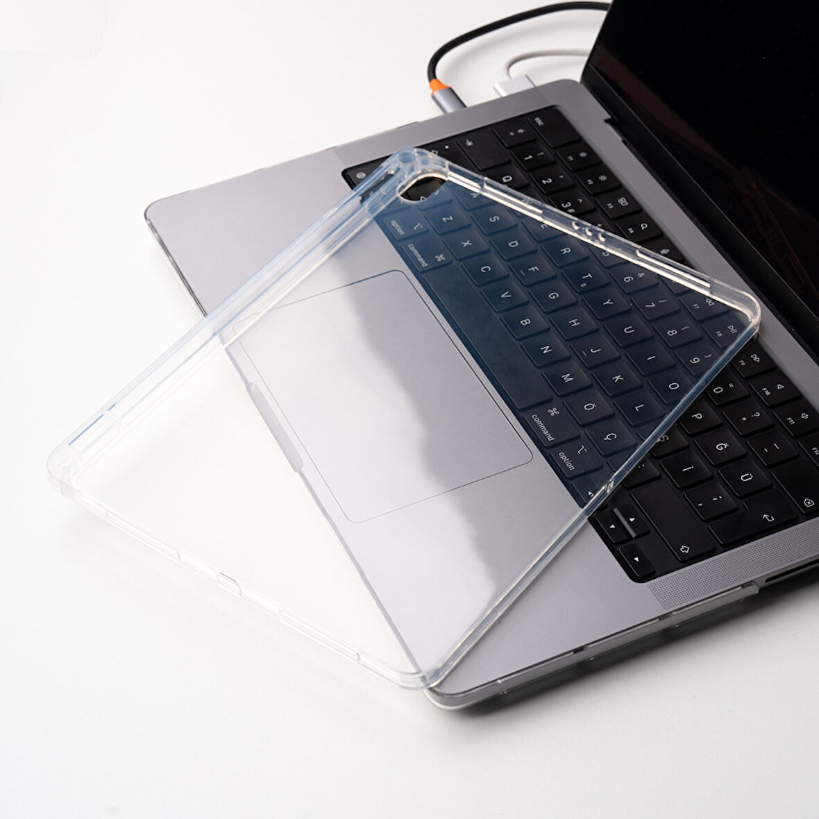 iPad Air 10.9 2022 (5.Nesil) ​İNC Kalemli Tablet Silikon - Şeffaf