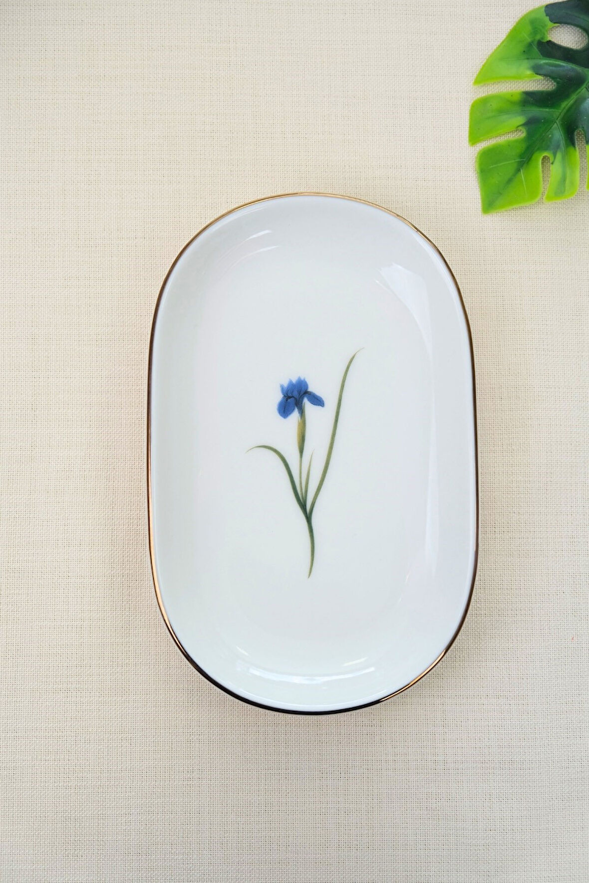 Tabak Evi Porselen Natura İris Altın Yaldızlı Oval Kayık Tabak 22,50x14,50x2,50cm Tekli