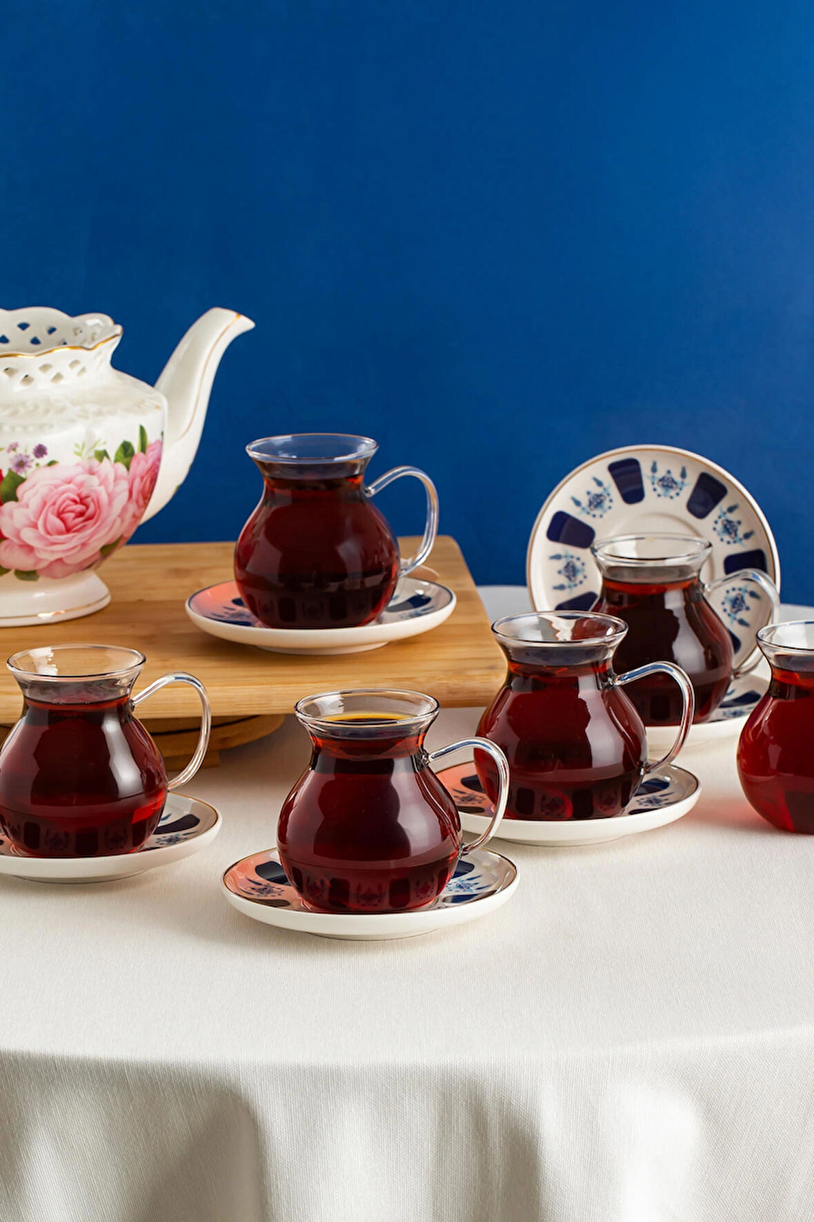 Perotti 17903 Laleli 12 Parça 6 Kişilik Çay Seti – 210 ml Borosilikat Cam Kulplu Tombik Bardak ve Porselen Çay Tabağı Takımı