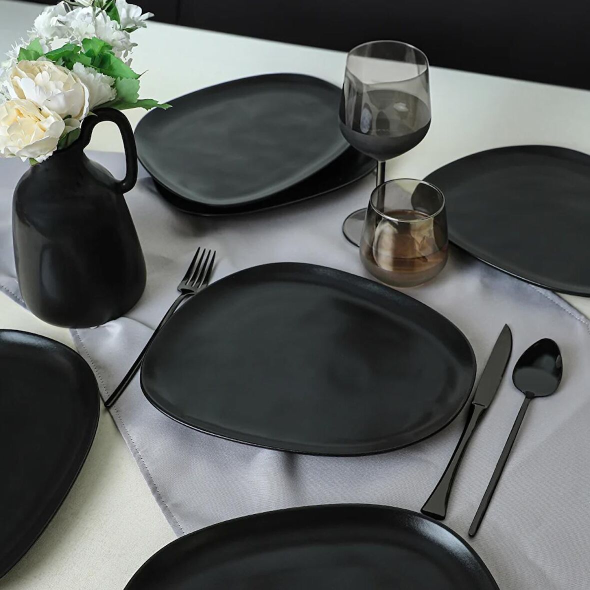 Keramika Mat Siyah Tetra Servis Tabağı 30 Cm 6 Adet 956