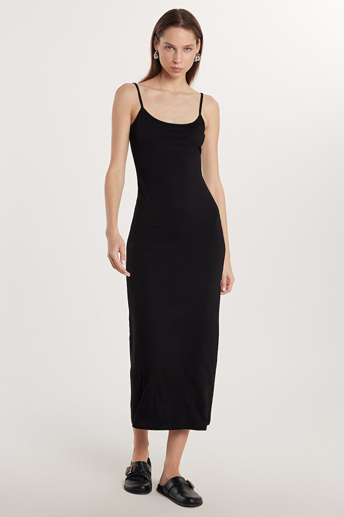 Kadın Slim Fit Dar Kesim İnce Askılı U Yaka Siyah Elbise