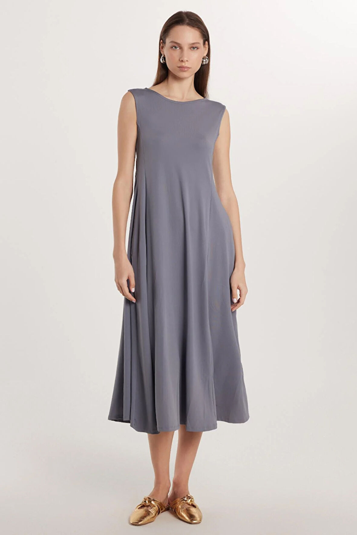 Kadın Regular Fit Asklılı Yan Cepli Bisiklet Yaka Uzun Antrasit Elbise