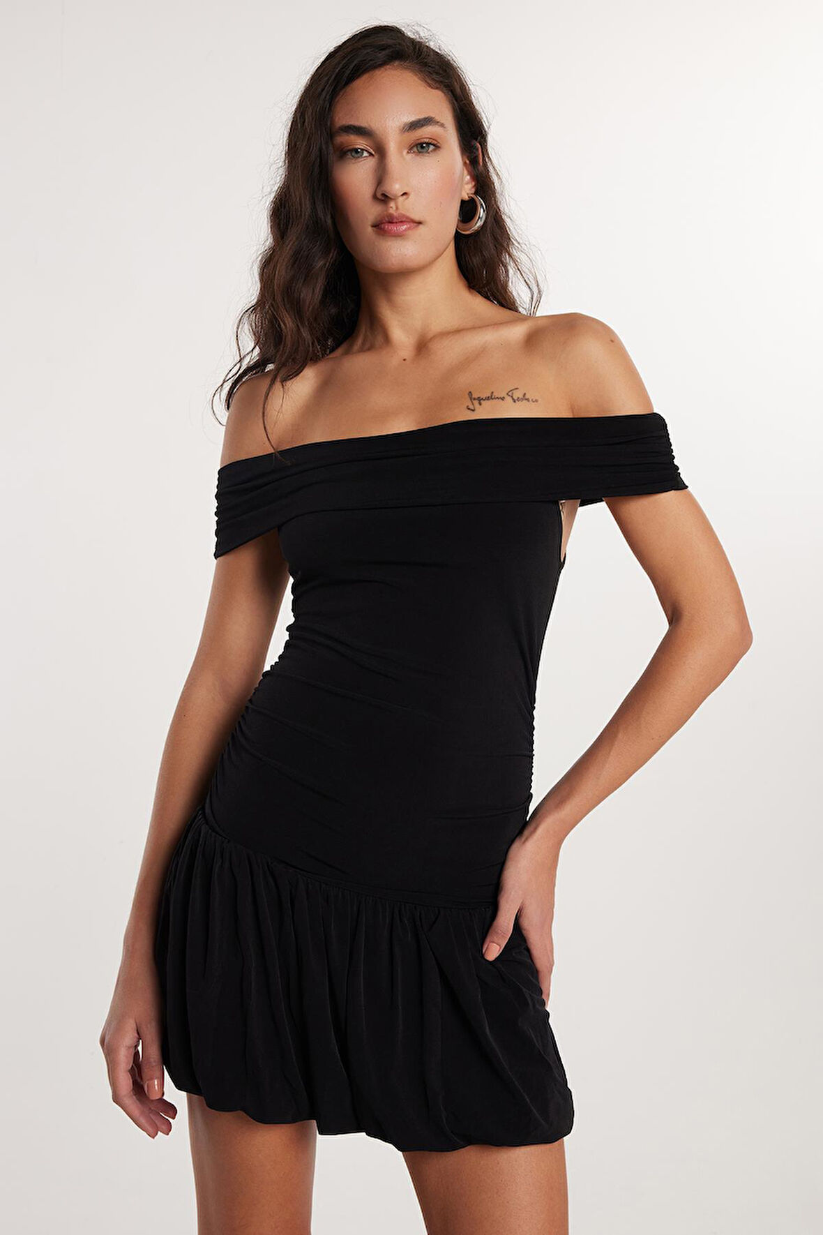 Kadın Slim Fit Dar Kesim Straplez Siyah Midi Elbise