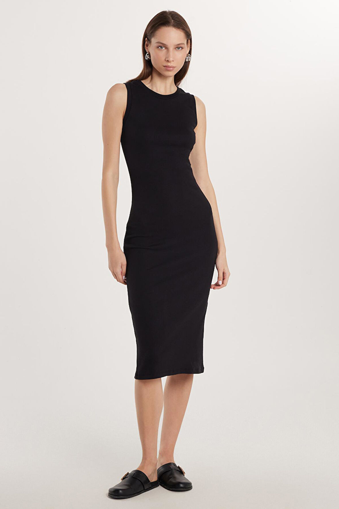 Kadın Slim Fit Dar Kesim Modal Bisiklet Yaka Sıfır Kol Maxi Siyah Elbise