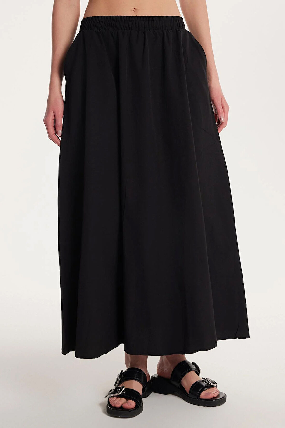 Kadın Standart Fit Beli Lastikli Siyah Etek