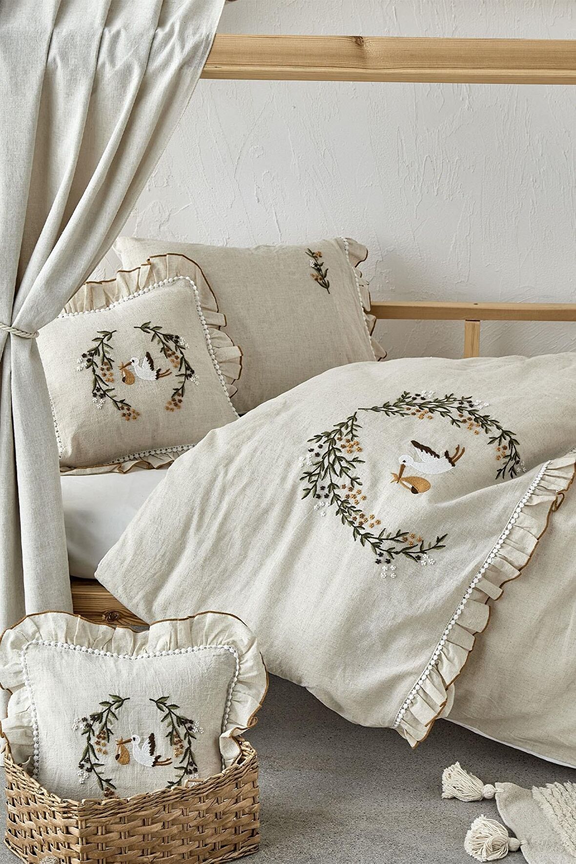 Ecocotton Polina Kız Bebek Nevresim Takımı %100 Keten El Nakışlı Bej 100x150 Cm