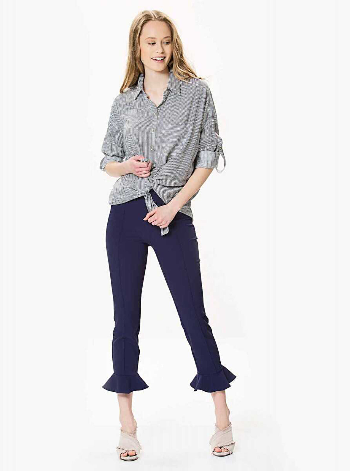 Paça Detaylı Pantolon Lacivert
