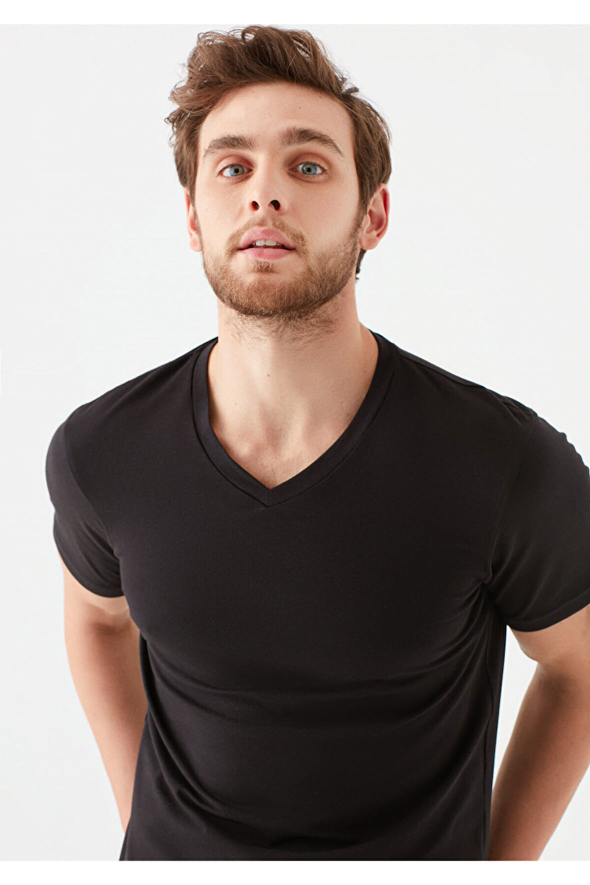 STRETCH V YAKA T-SHIRT SIYAH