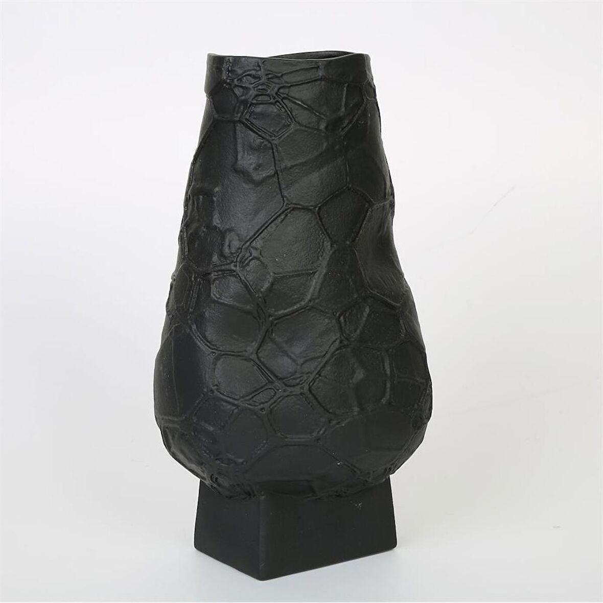 Vitale Siyah Dalgalı Vazo 24*22*31 Cm AK.JM00021