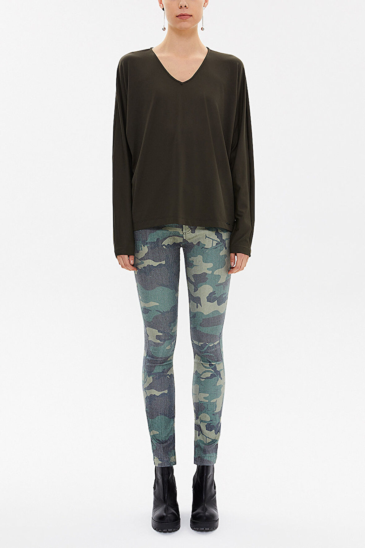 Haki V yaka bol kesim bluz 19784 | 44