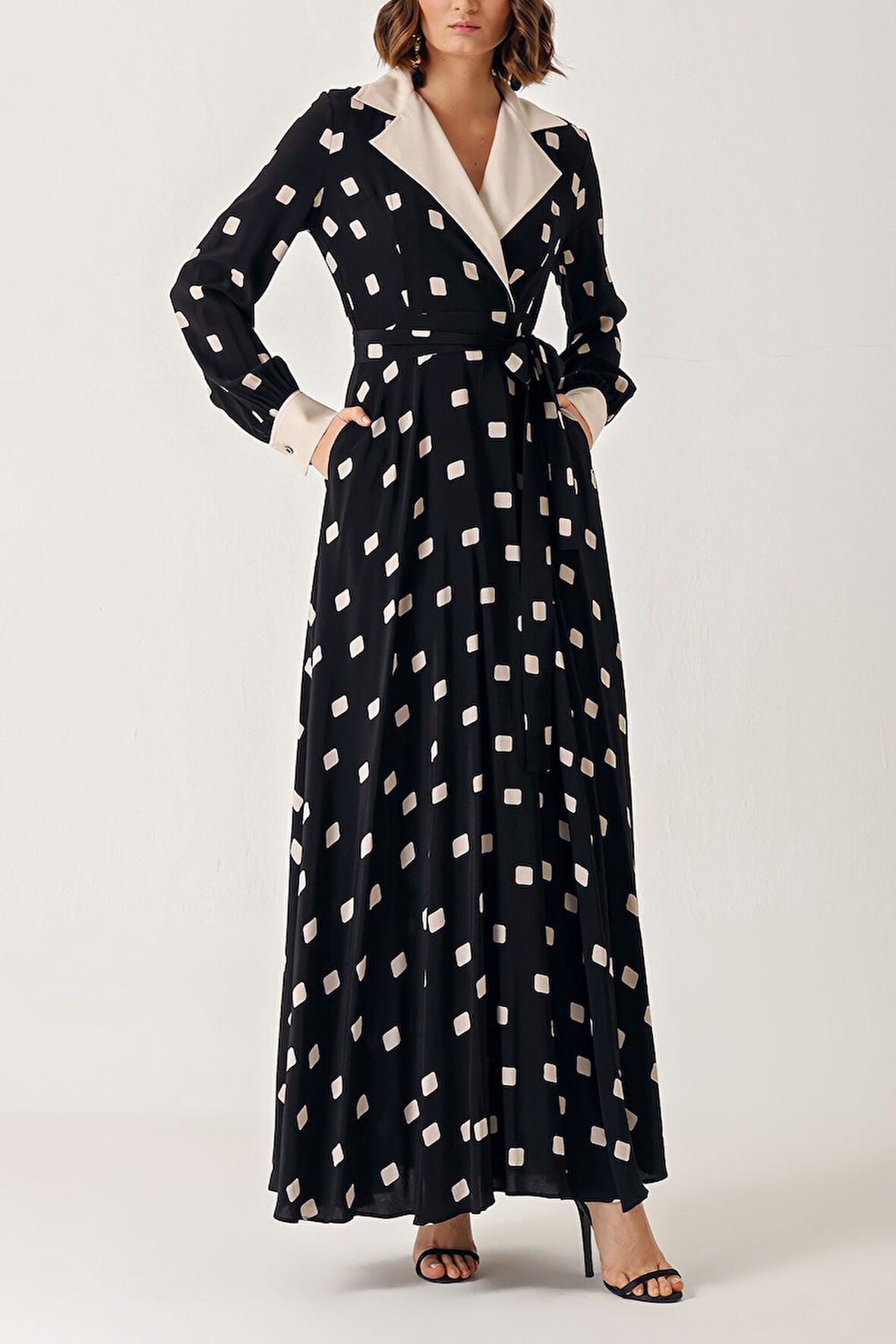 Siyah Geniş yakalı vatkalı elbise 94367 | S