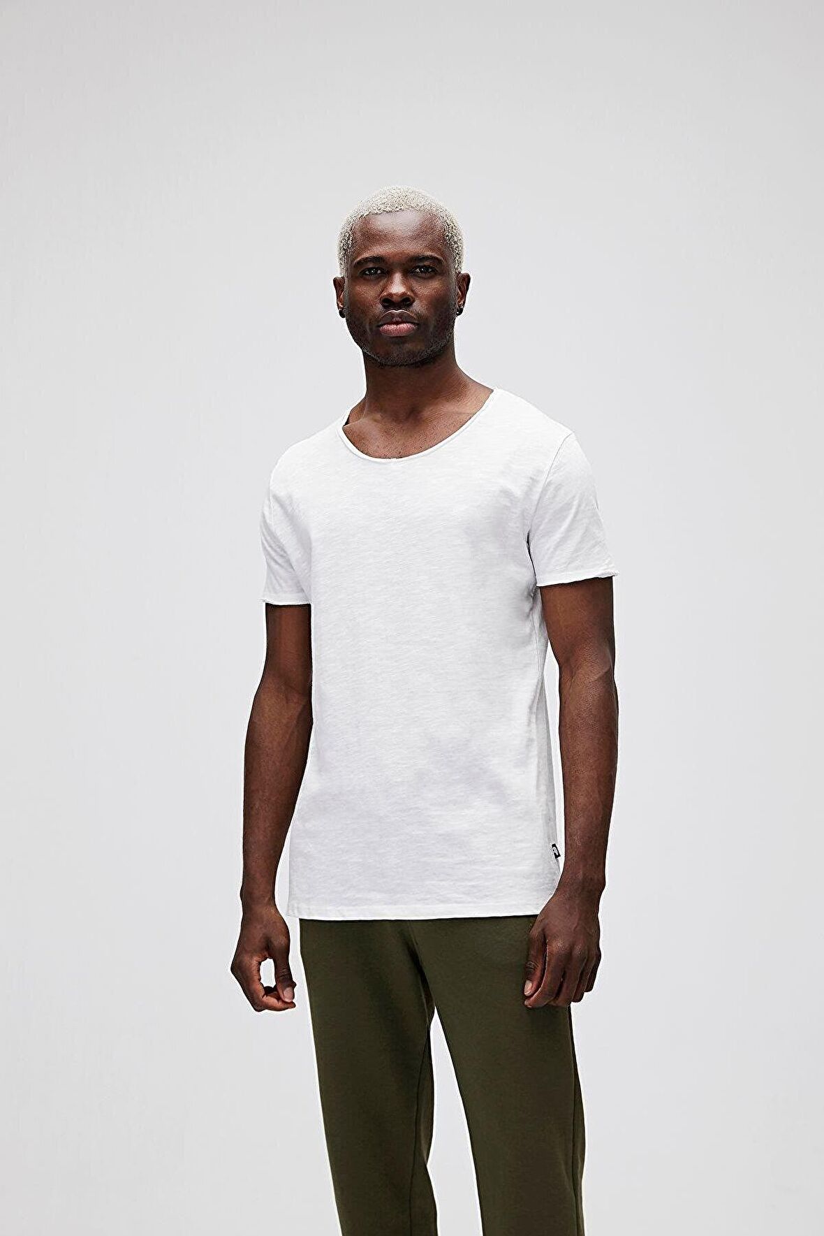 Bad Bear V-Neck T-Shirt Off-White Beyaz Basic Erkek Tişört