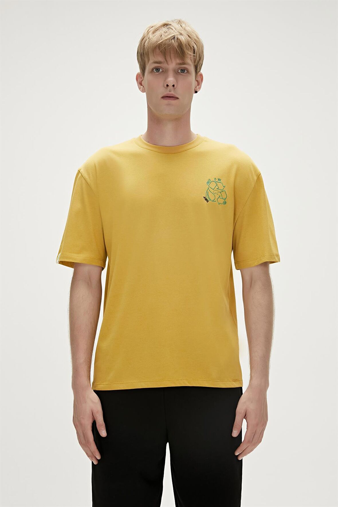 RE-BLACK t-shirt ELMA SARISI