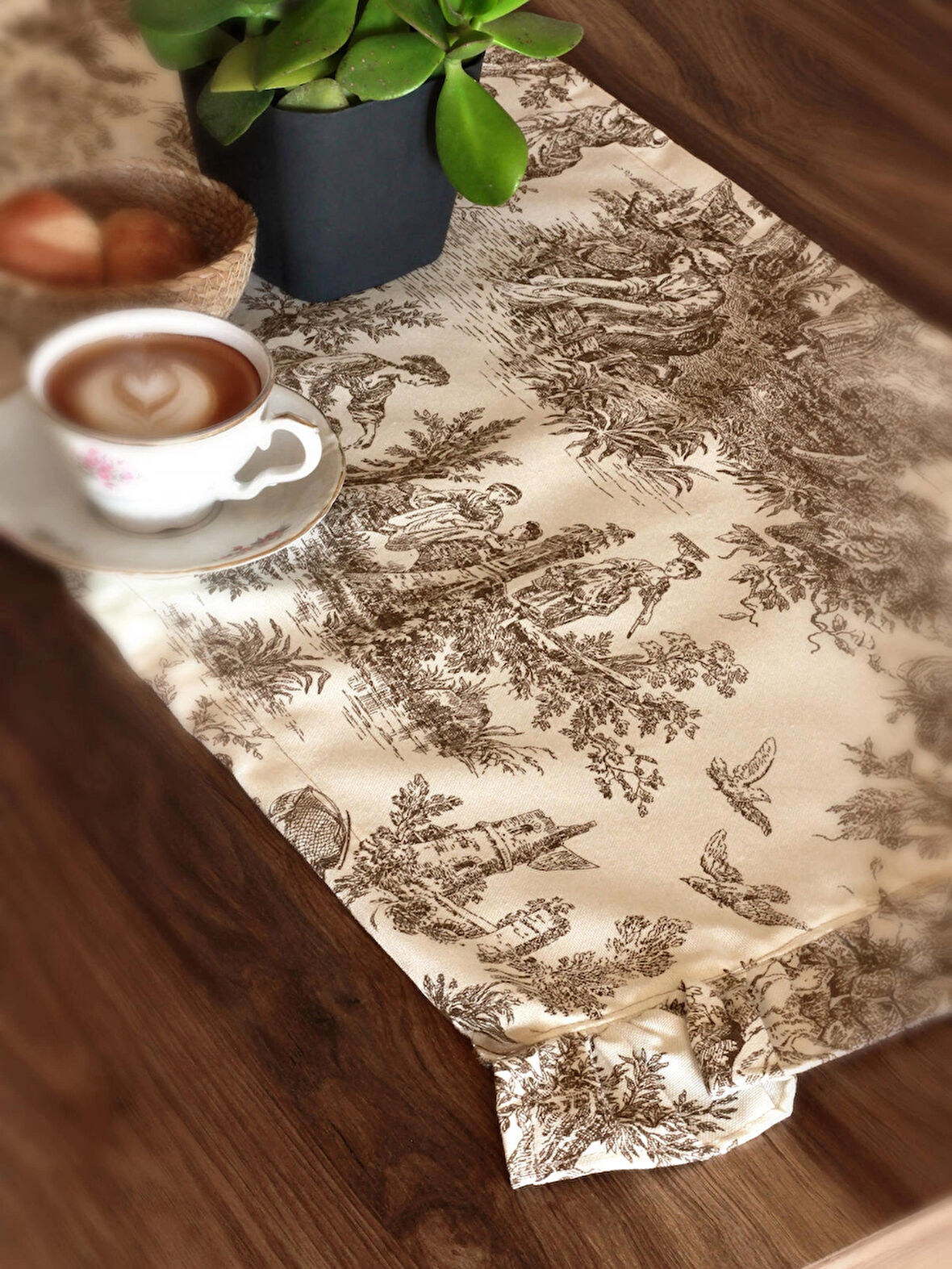 Premium Runner Fırfırlı & Fransız Köylüleri Desenli Kumaş Runner - Vintage ve Şık Set