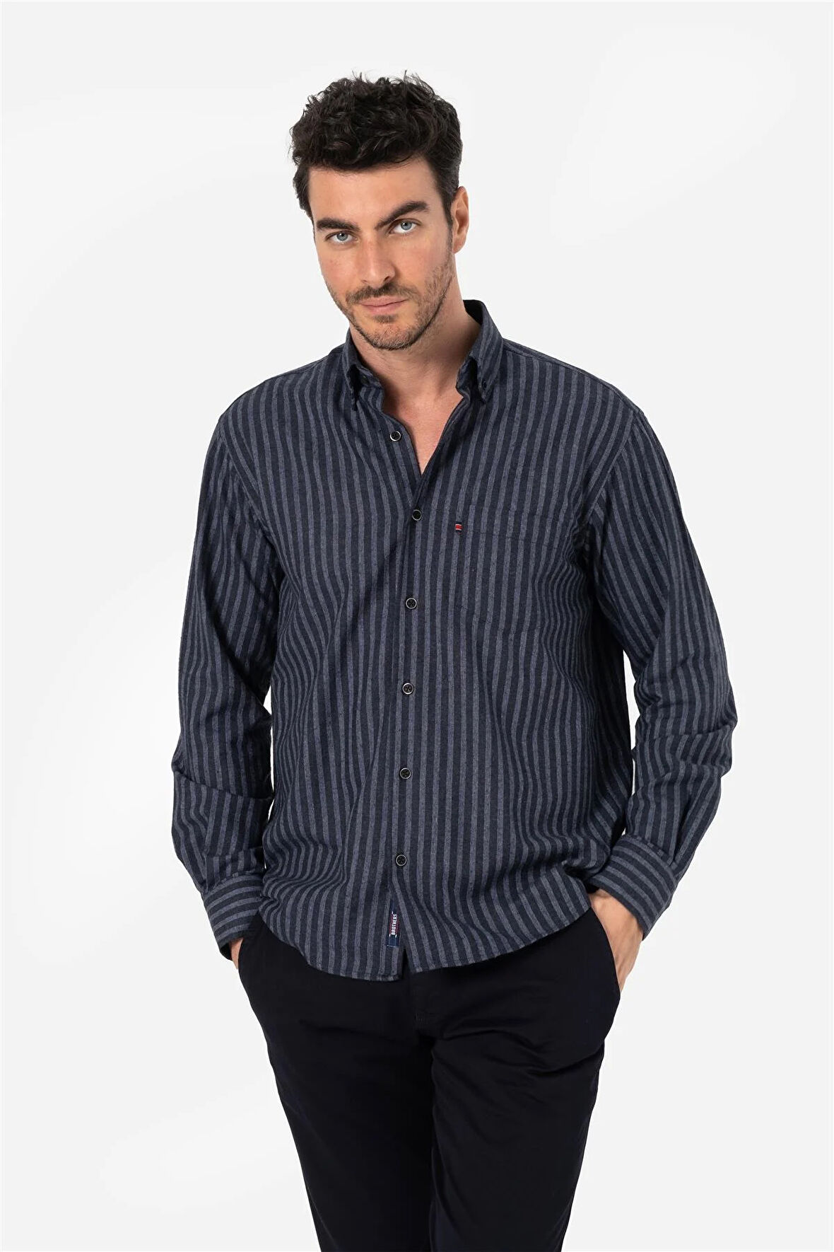 BROTHERS ERKEK COMFORT FIT UZUN KOL TEK CEPLİ FLANEL GÖMLEK HUN LS LACİVERT-BEYAZ B01.242.529