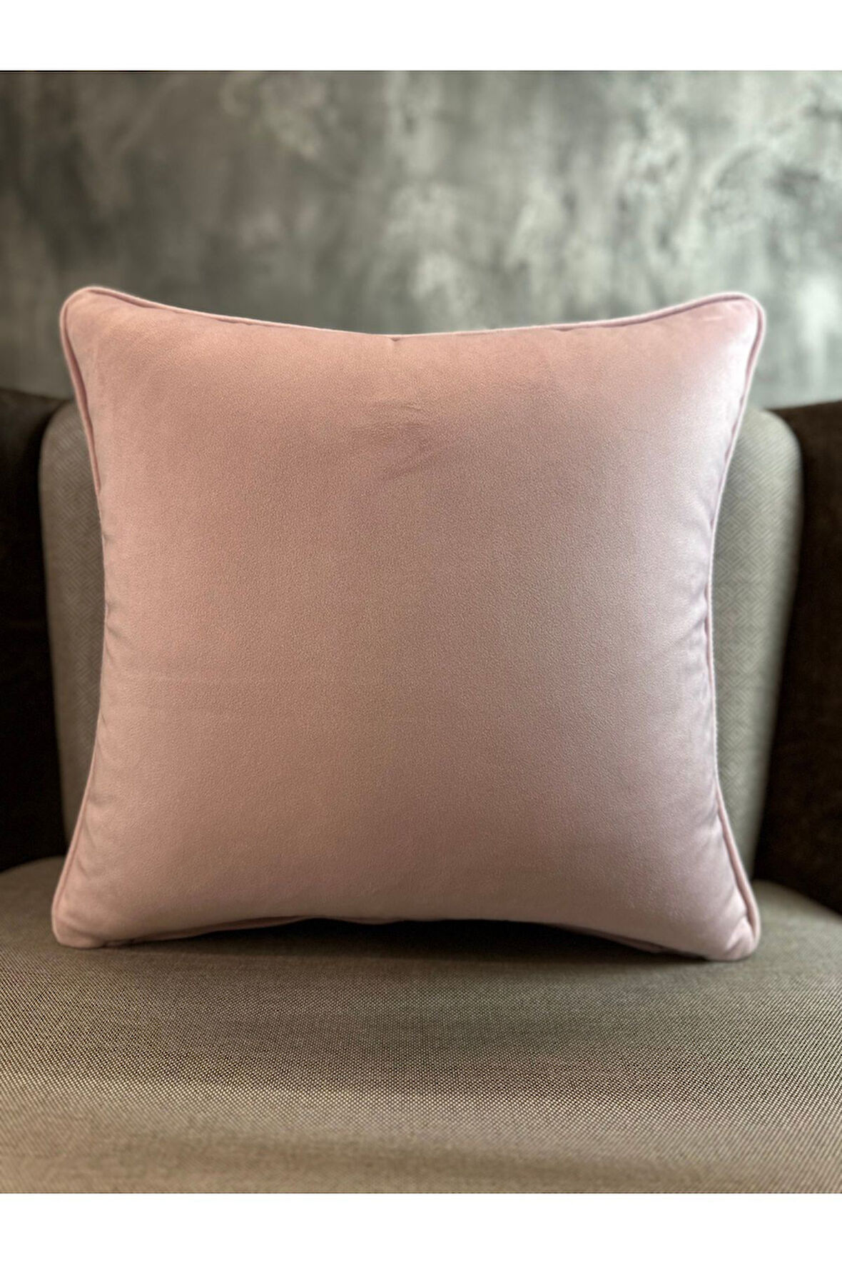 Kadife Pudra Pembe Renk Kırlent Kılıfı 45 ×45 cm