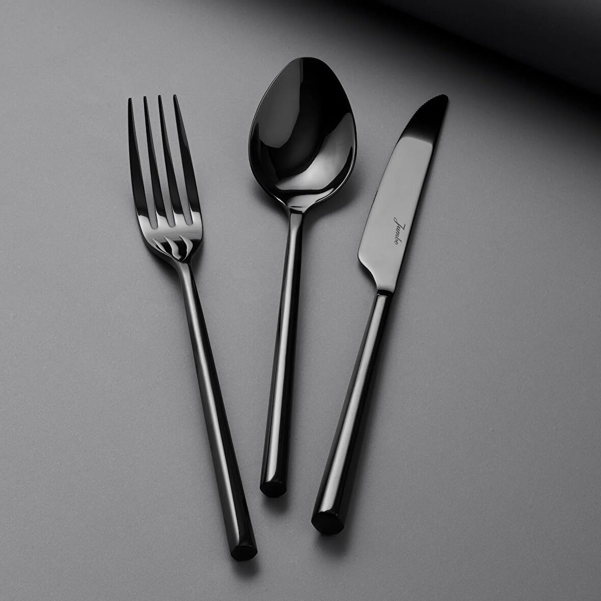 Jumbo 1001 Titanyum Siyah 12 Kişilik 84 Parça Çatal Kaşık Bıçak Takımı