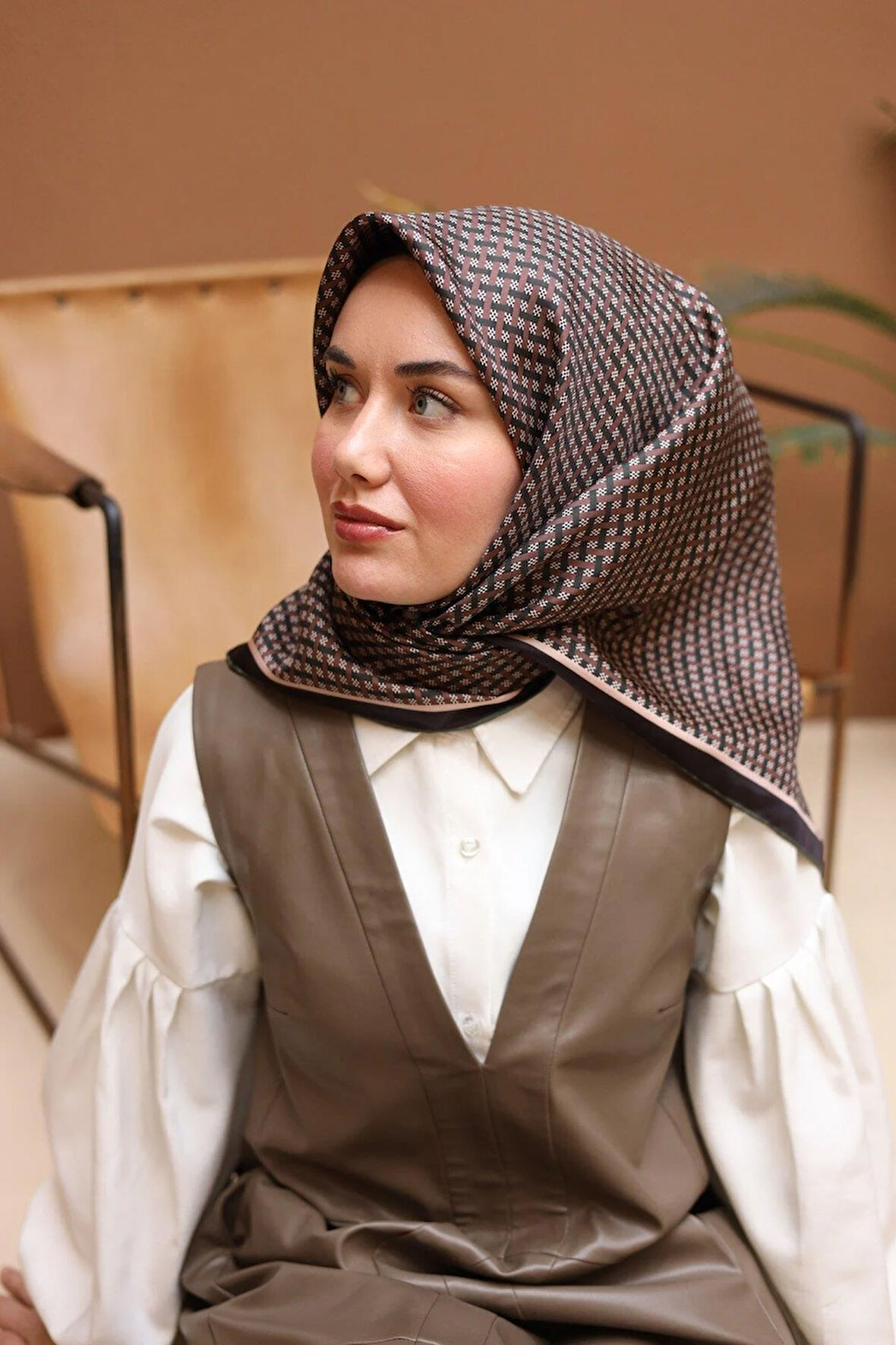 Silk Home Yeşil Geometrik Desen Tivil İpek Eşarp IST11421-41