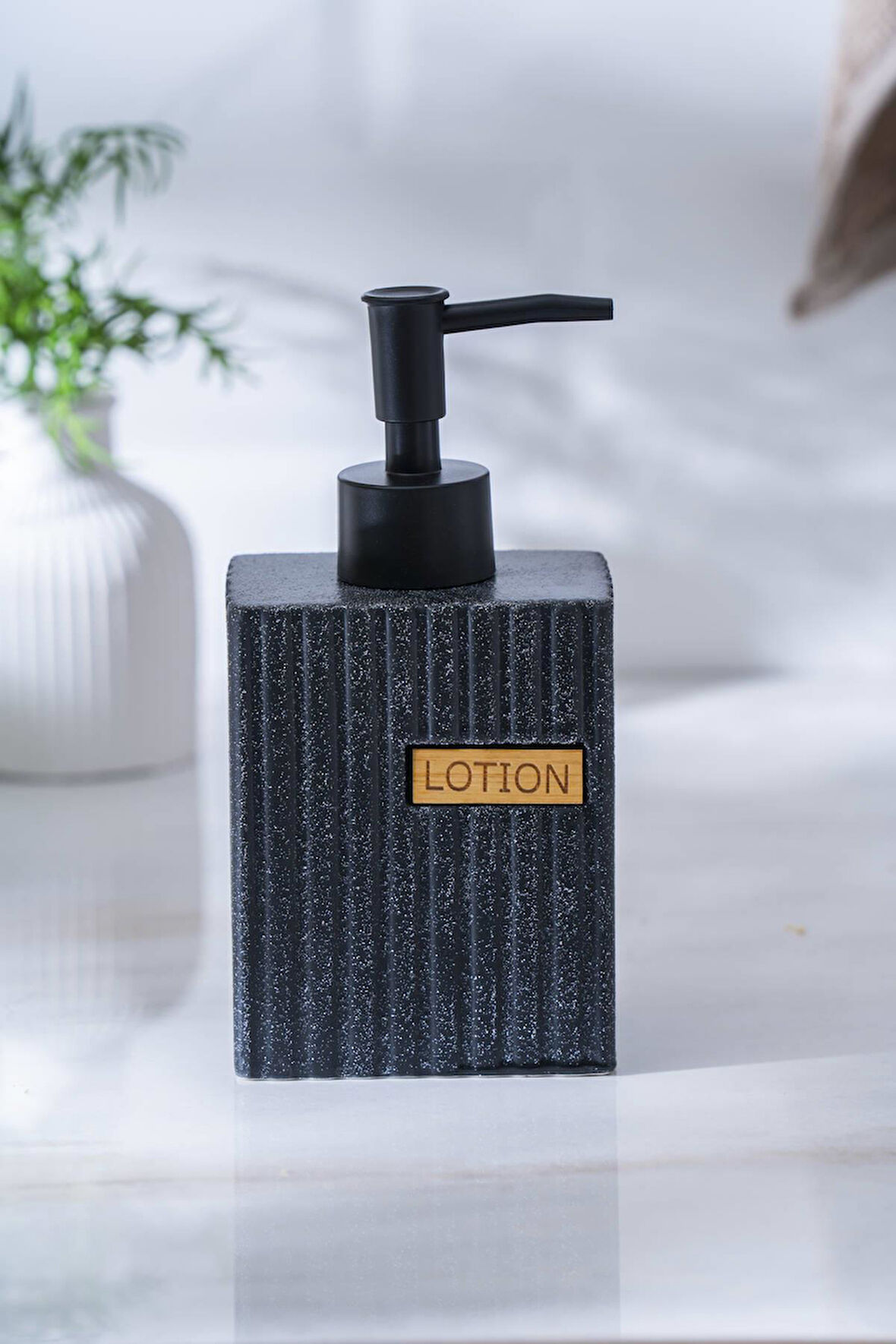 Acar Vega Siyah Dikdörtgen Sıvı Sabunluk - 17 cm