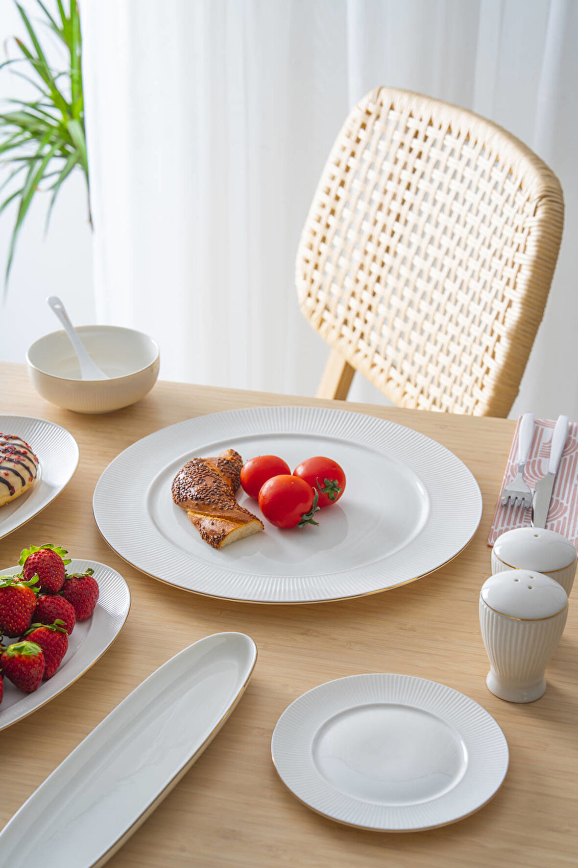 Zahara 12 Kişilik 52 Parça Porselen Kahvaltı Takımı