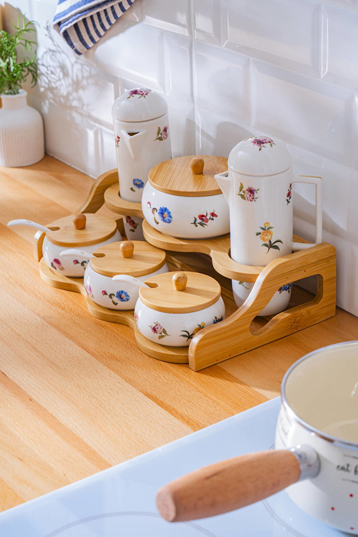 Leandra Ahşap Standlı Yağlık Sirkelik & Baharatlık Takımı