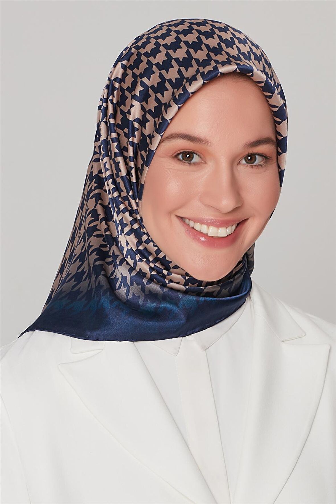 Armine Sura Nostalji Eşarp 18Ya2638 03