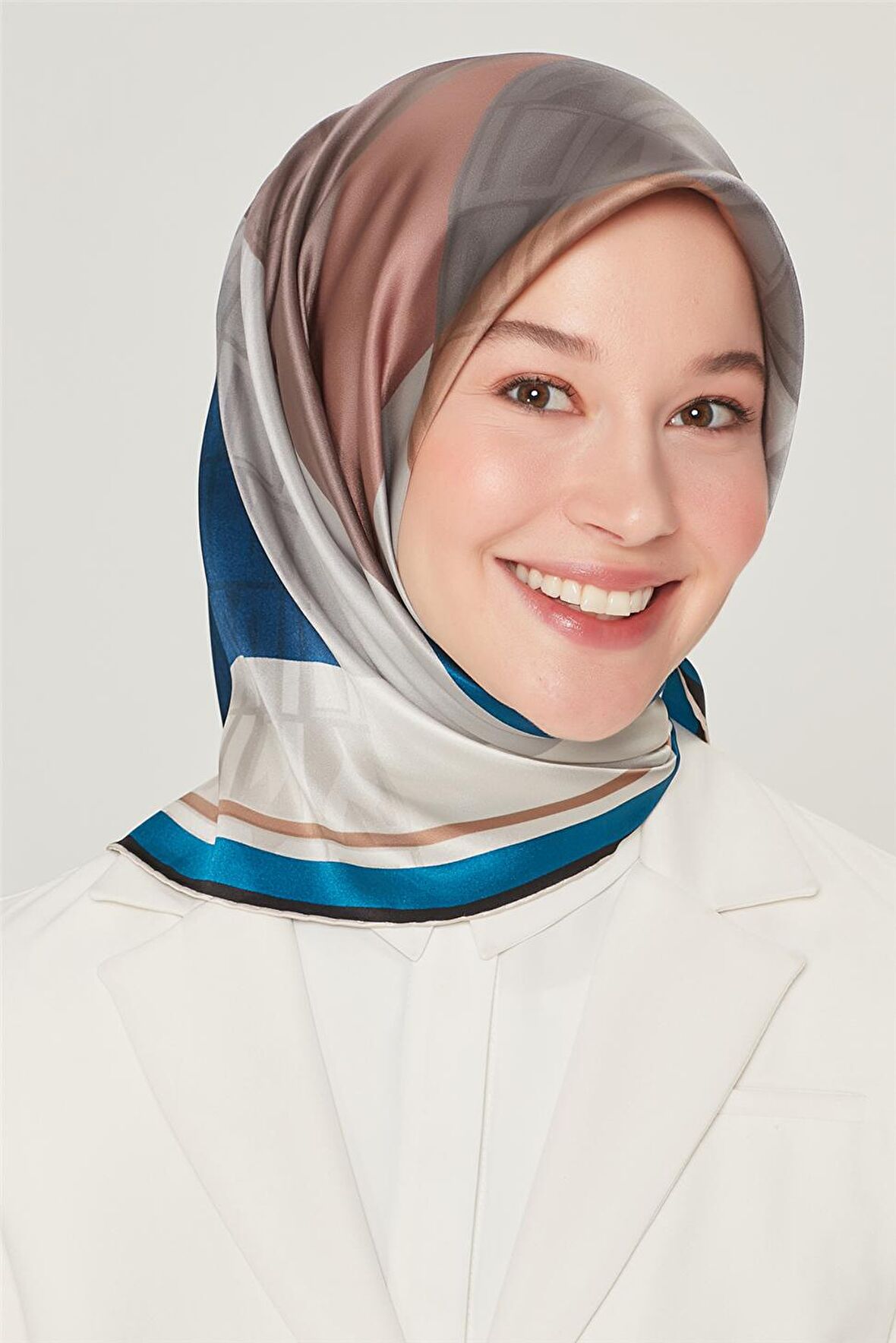 Armine Sura İpek Eşarp 21Y8516 37