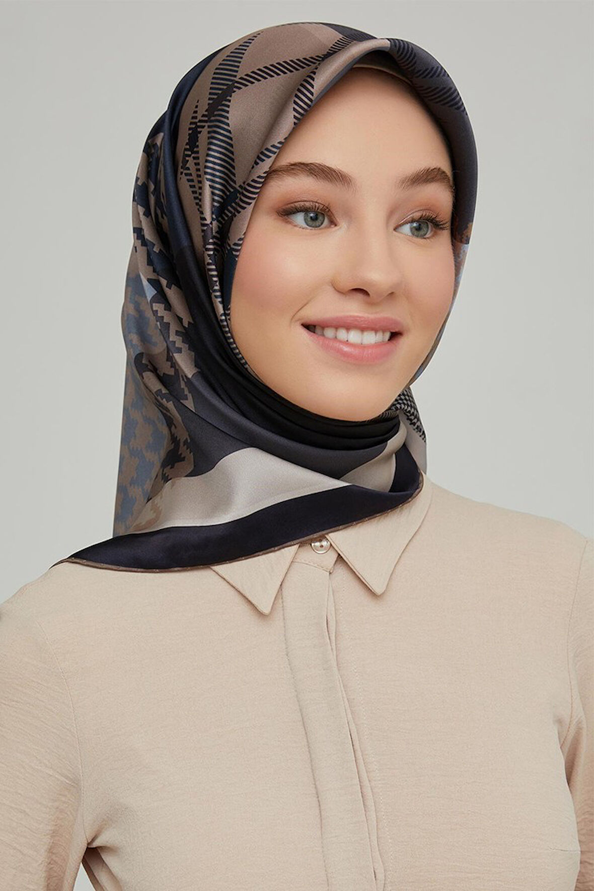 Armine Nostalji Serisi Twill İpek Eşarp 8620D-01