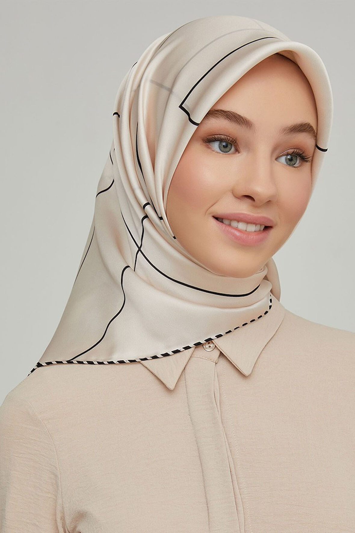 Armine Nostalji Serisi İpek Twill Eşarp 8655D-06