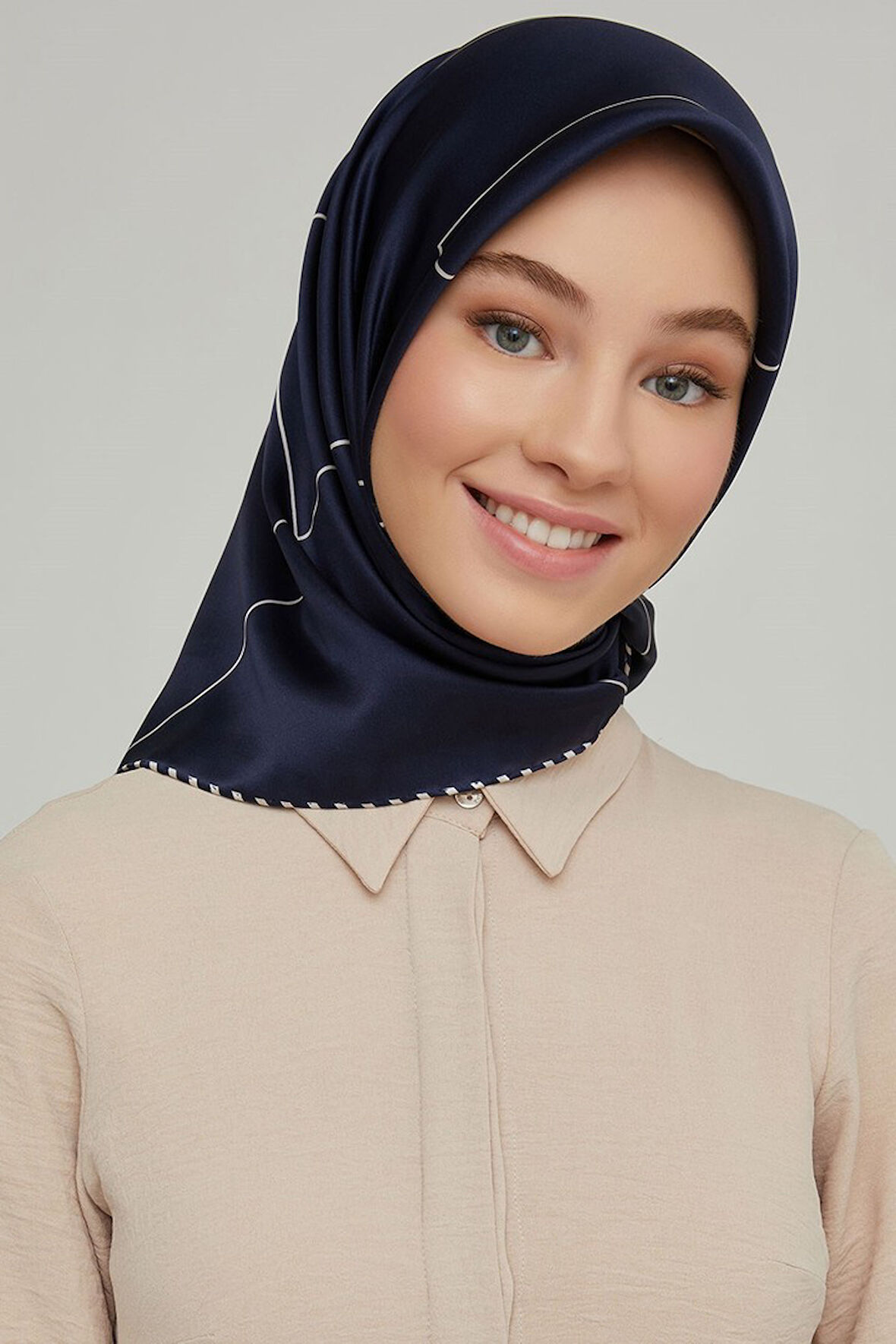 Armine Nostalji Serisi İpek Twill Eşarp 8655D-05