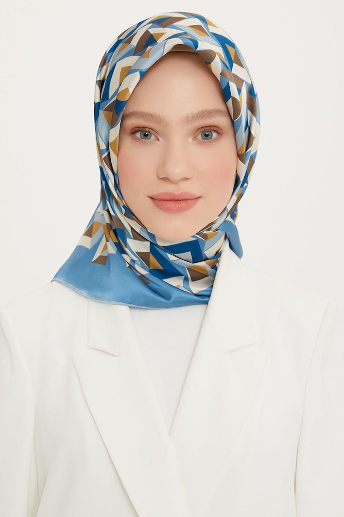 Armine Nostalji Serisi İpek Twill Eşarp 8720D-36