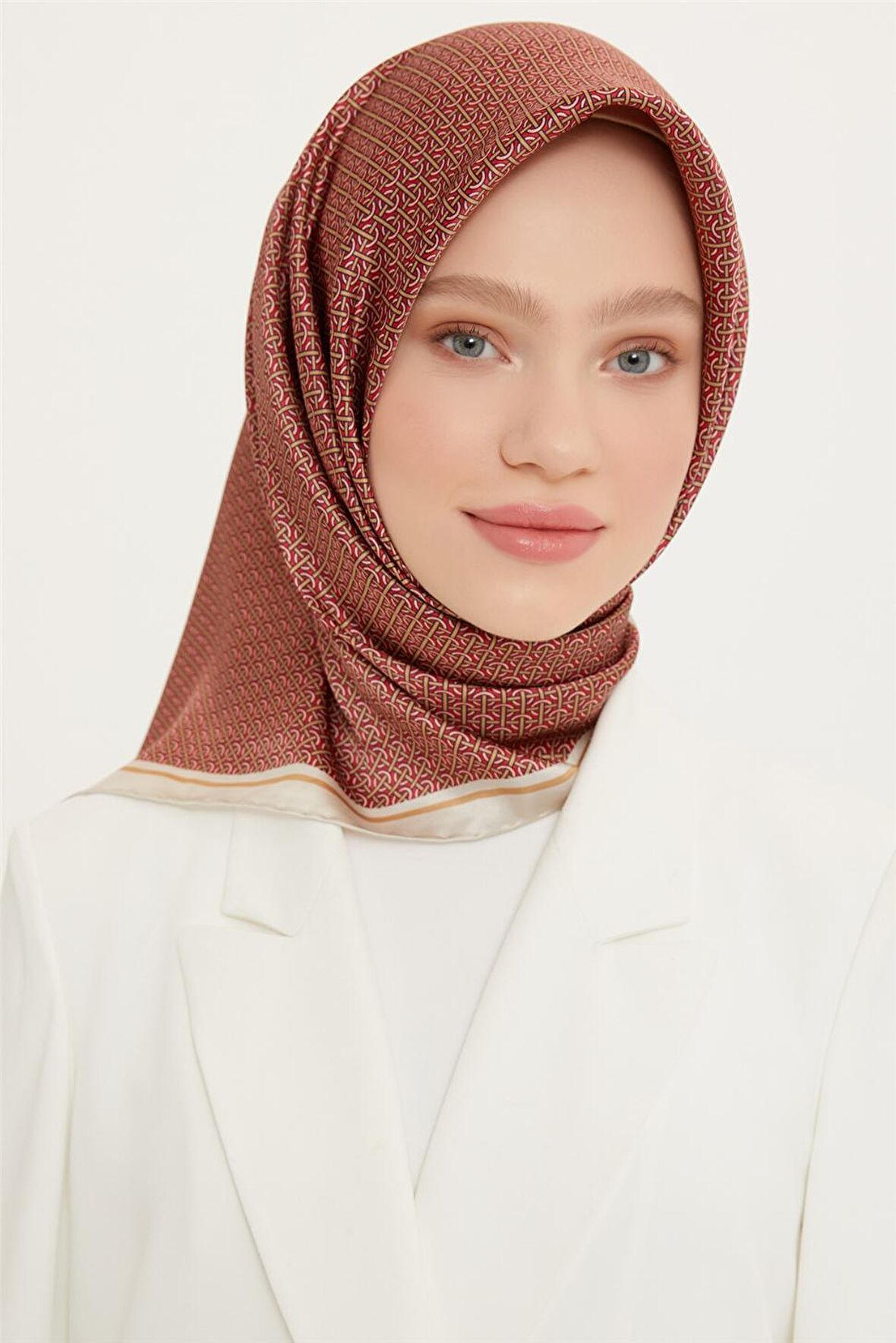 Armine Sura İpek Eşarp 22Ya8733 07