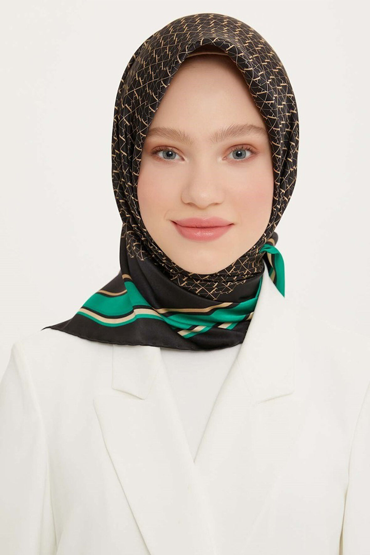 Armine Nostalji Serisi İpek Twill Eşarp 8724D-37