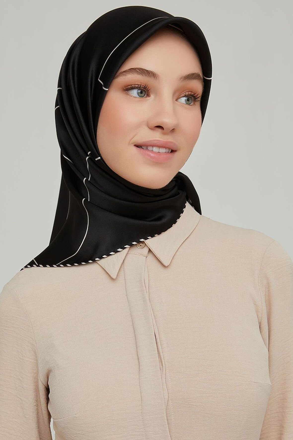 Armine Nostalji Serisi İpek Twill Eşarp 8655D-02