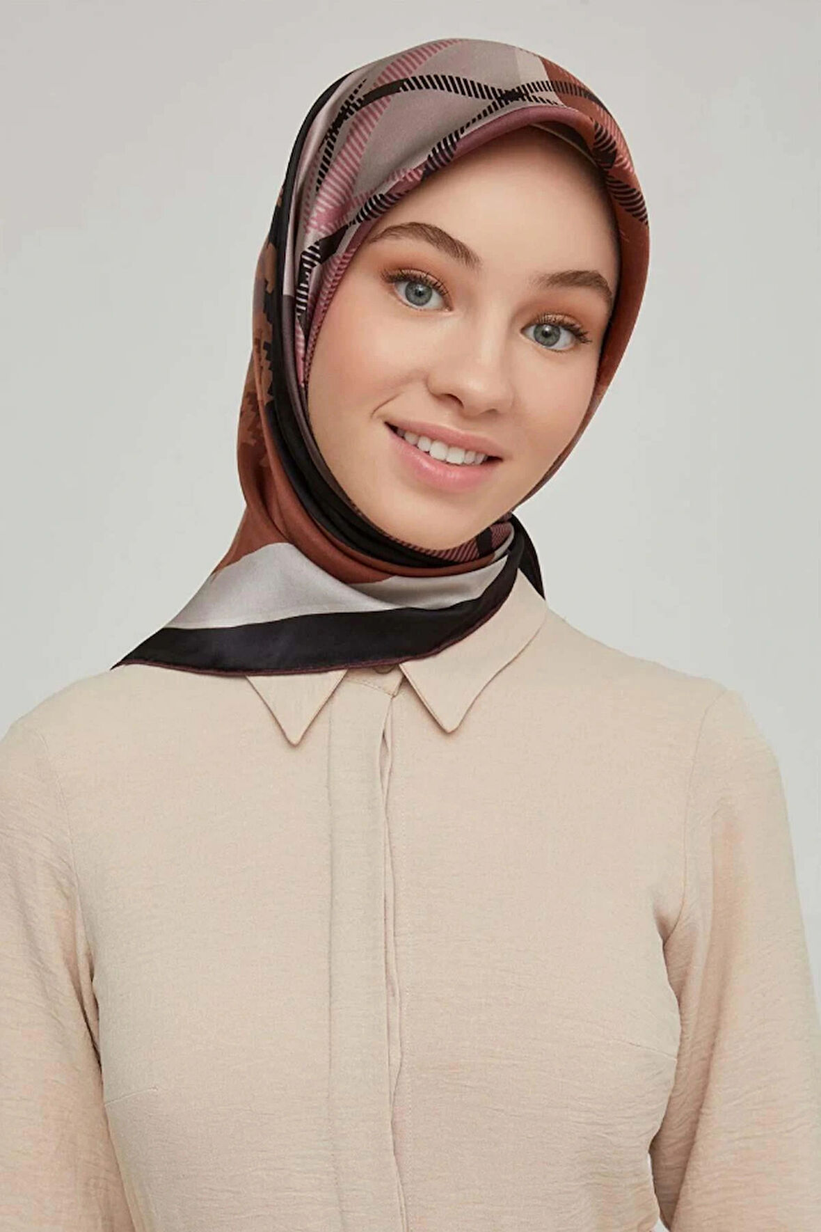 ARMİNE NOSTALJİ SURA İPEK EŞARP 21KA8620D03-02