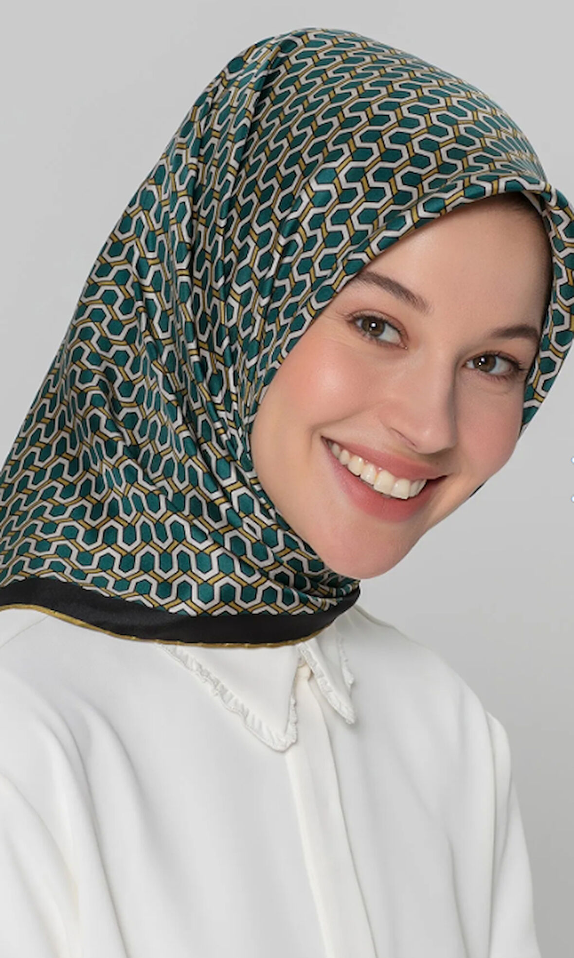 Armine Nostalji Serisi İpek Tivil Eşarp 8401-82