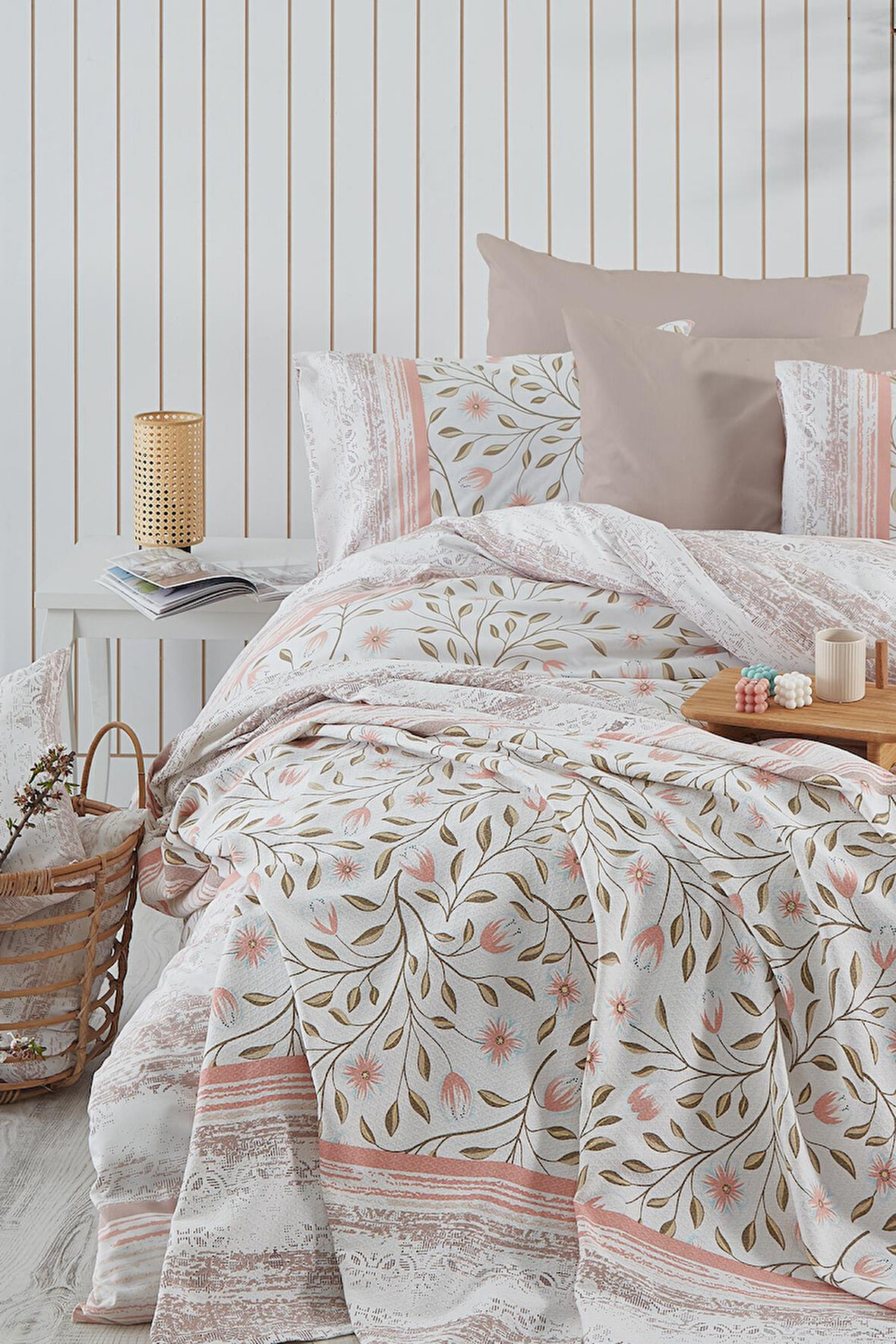 Cotton Life Fiesta Pembe Çift Kişilik %70 Pamuk %30 Pes Kutulu Nevresim Takımı