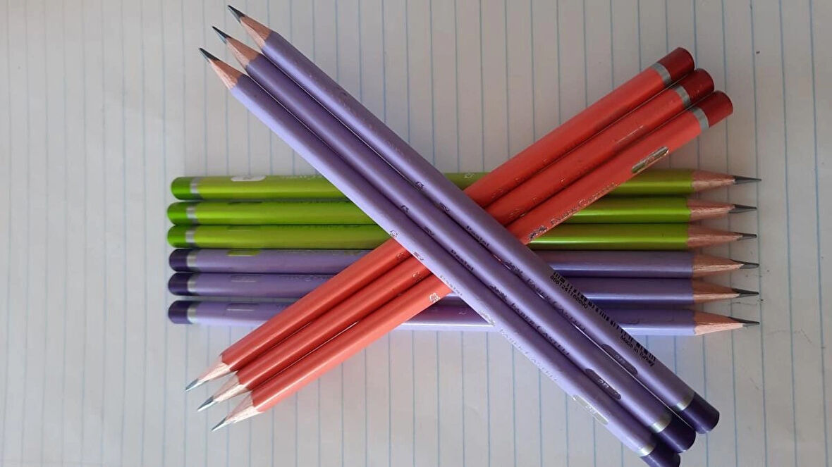 PASTEL MERCANLI ÜÇGEN KURŞUN KALEM YENİ SEZON SERİSİ 12 ADET