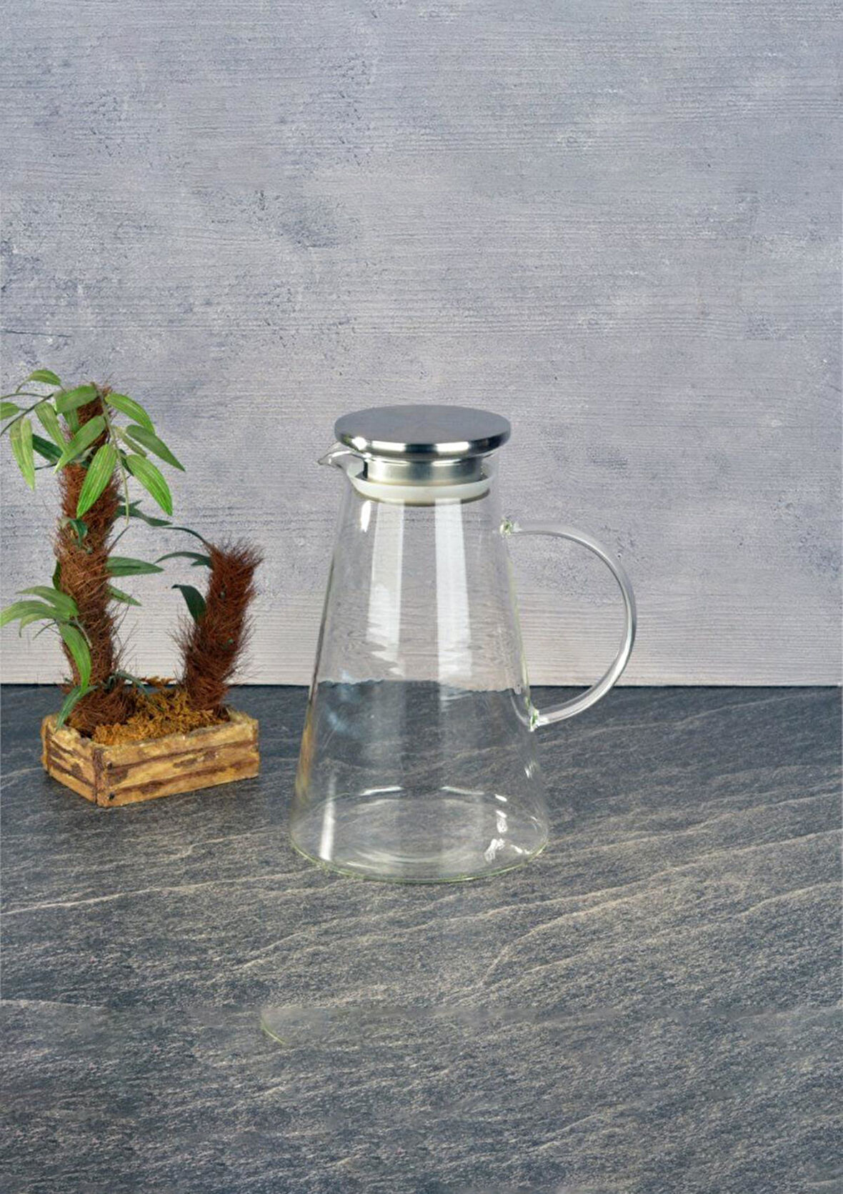 Cam Sürahi -  Borosilikat Cam Sürahi - Süzgeçli Detoks Sürahi - 1800 ML - Üçgen