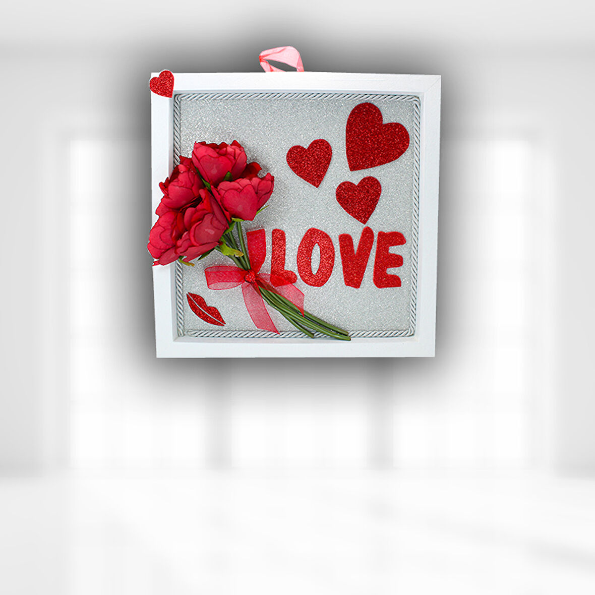 Çiçekli ve Simli Love Ahşap Pano - 30 cm x 30 cm