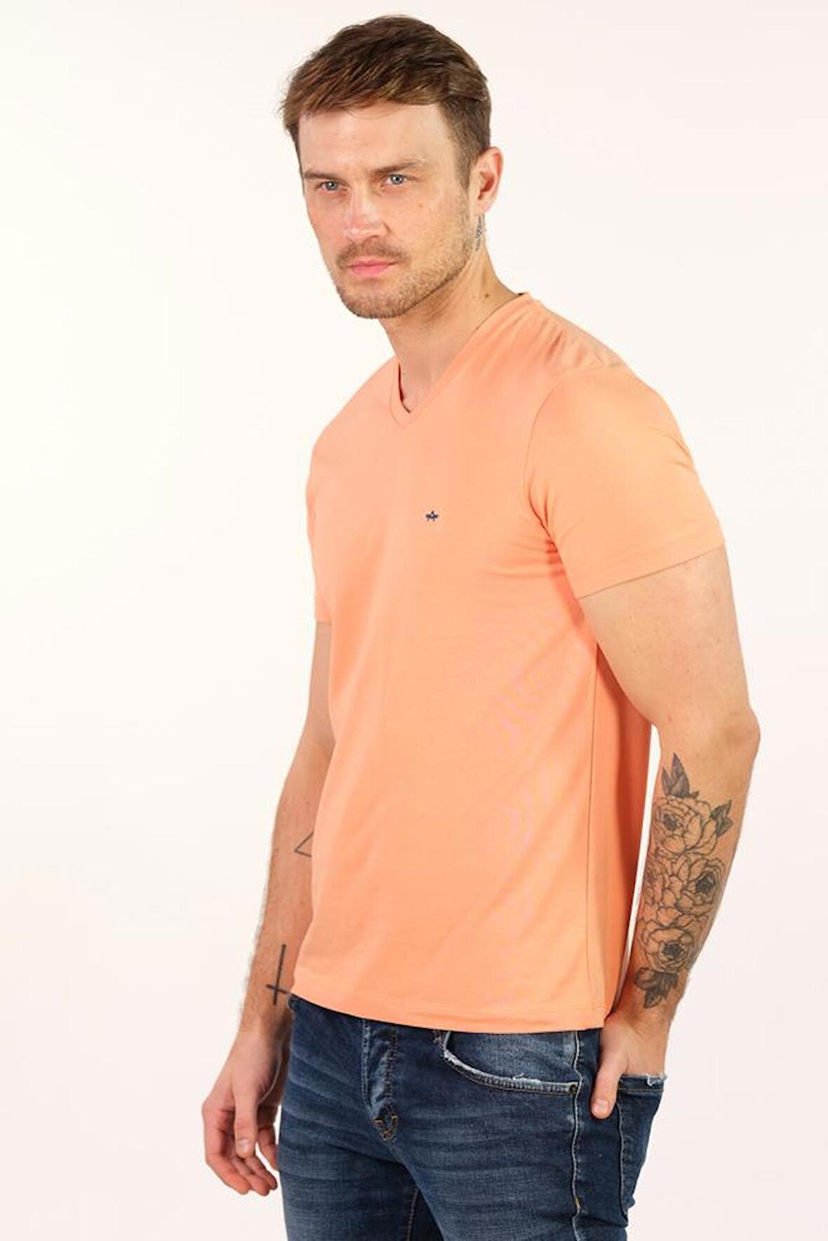 Arma Erkek V Yaka Tişört 