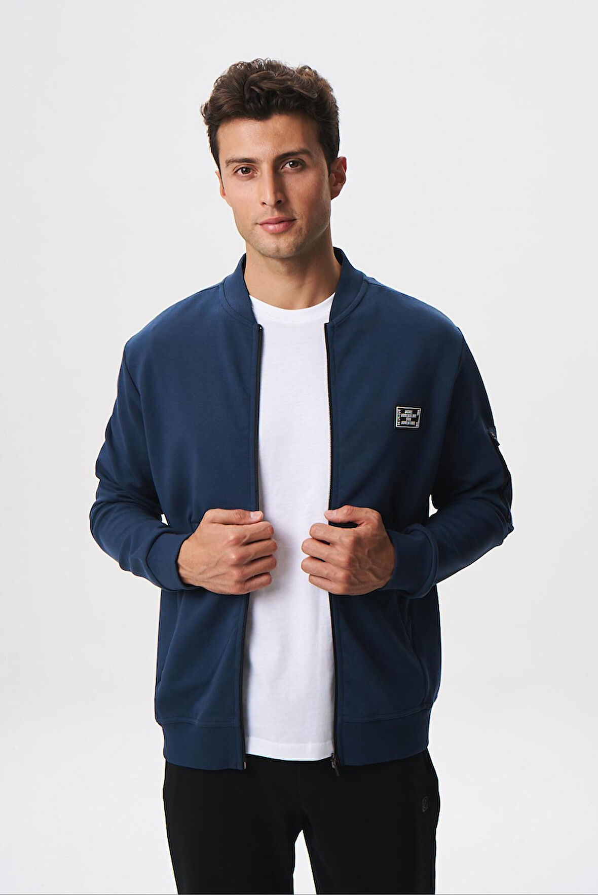 Arma Erkek Slim Fit Scuba Su Geçirmeyen Kumaş Basic Kol Cepli Tam Fermuar Kolej Yaka Sweatshirt K28324988301 