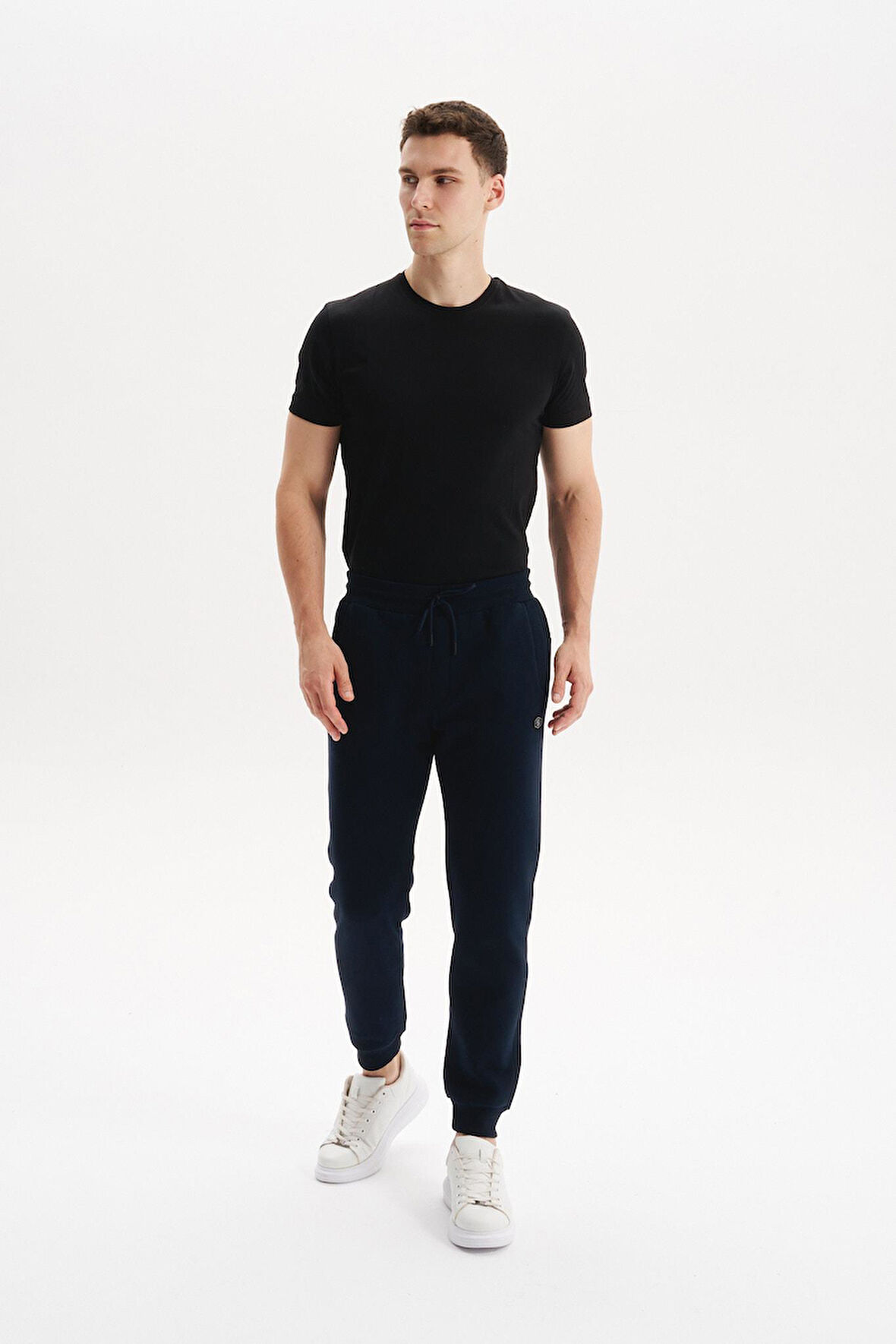 Arma Erkek Regular Fit 3 İplik Kumaş Dar Paça Eşofman Altı – Lastikli Bel, Günlük ve Spor Kombinler İçin %70 Pamuk %30 Polyester K30174681502 